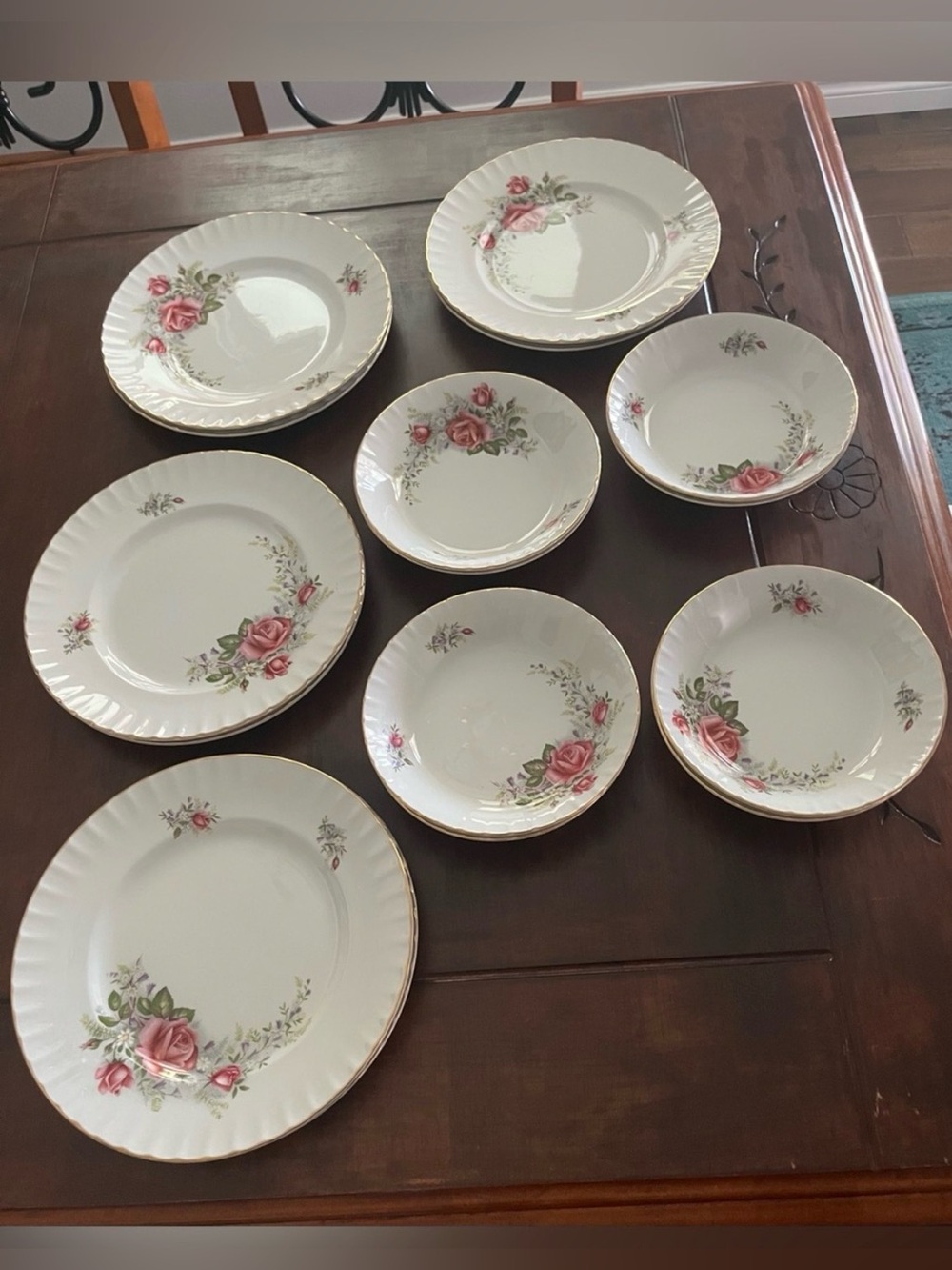 Vintage Ridgway Classic Floral Rose Porcelain Dinner Plate Set in Pink and Gold